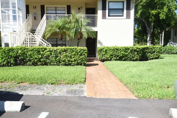 28 Stratford, Boynton Beach, FL 33436