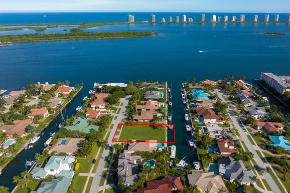 130 Bowsprit, North Palm Beach, FL 33408