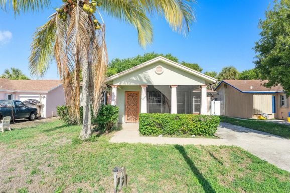 1135 Freshwater Lakes, West Palm Beach, FL 33401