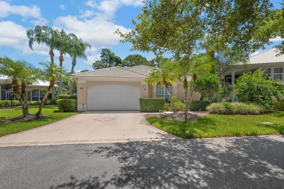 7154 Hawks View, Port Saint Lucie, FL 34986