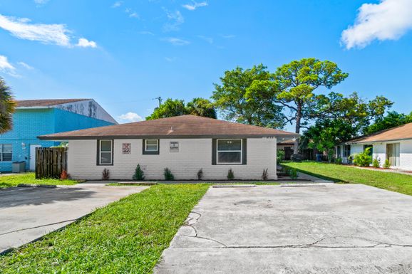 1661 27th, Riviera Beach, FL 33404