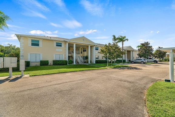 720 Lake Orchid, Vero Beach, FL 32962