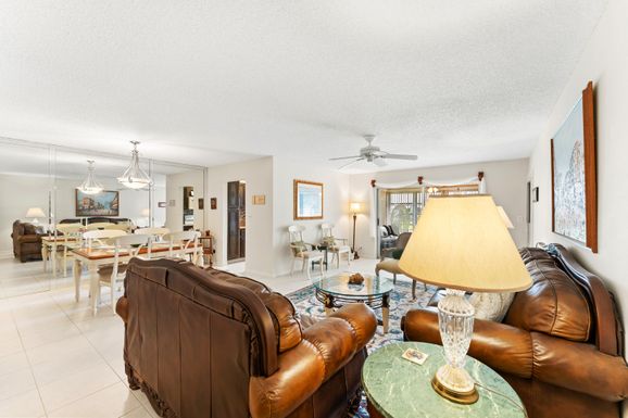 1402 High Point Way, Delray Beach, FL 33445