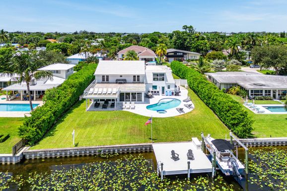 7150 Lake, Lake Clarke Shores, FL 33406