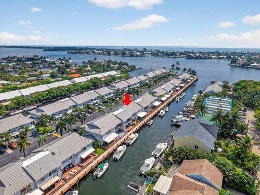 718 12th, Boynton Beach, FL 33435