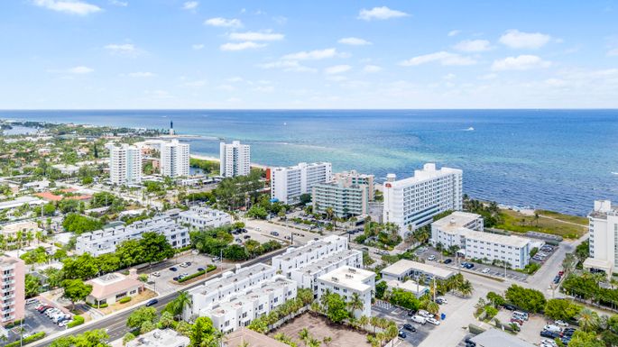 1367 Ocean, Pompano Beach, FL 33062