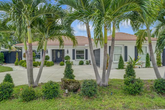 1012 Camino Real, Boca Raton, FL 33486