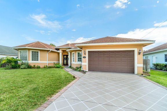 3461 Funtuna, Port Saint Lucie, FL 34953