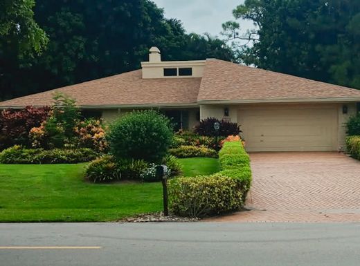 13334 Saffron, Palm Beach Gardens, FL 33418