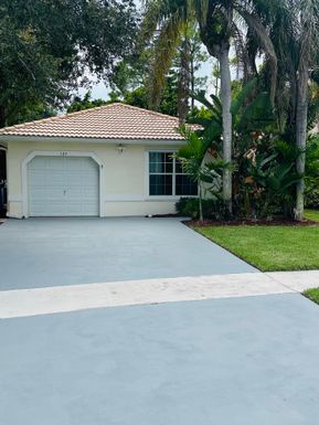 137 Prestige, Royal Palm Beach, FL 33411