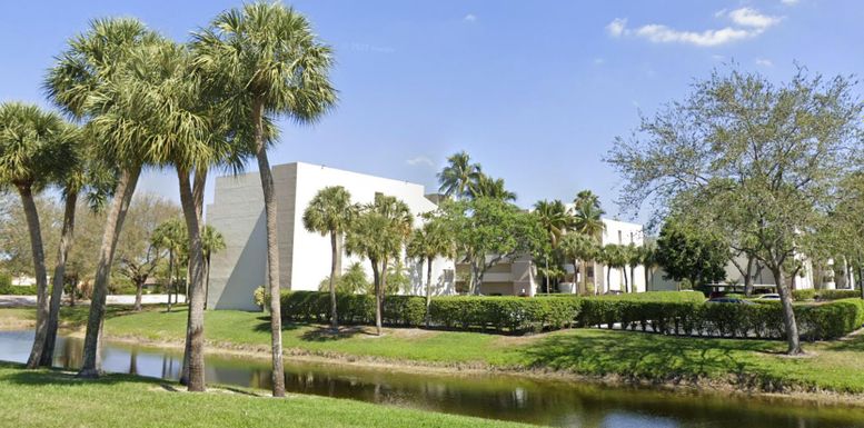 5900 Camino Del Sol, Boca Raton, FL 33433