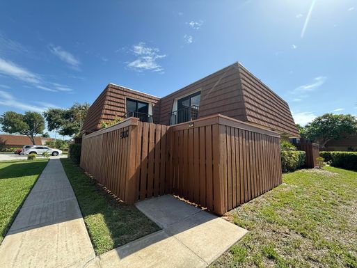 3900 County Line, Tequesta, FL 33469