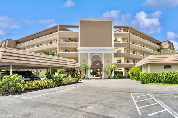 145 Atlantis, Atlantis, FL 33462