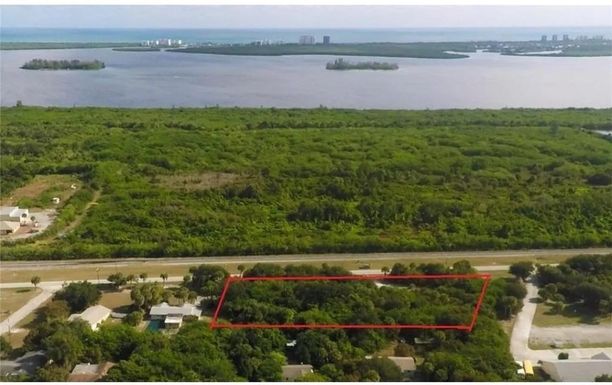 4647 Old Dixie, Fort Pierce, FL 34946