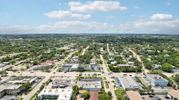 415 Federal Hwy A, Lake Park, FL 33403