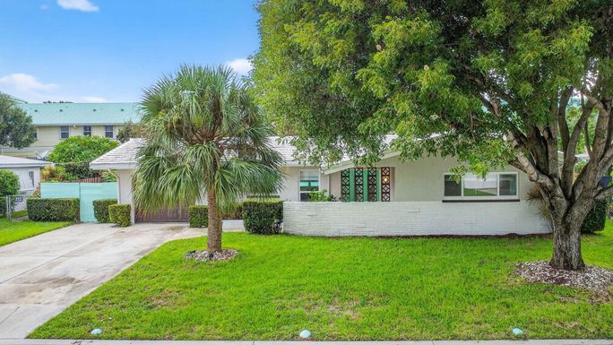 113 Park, Hypoluxo, FL 33462