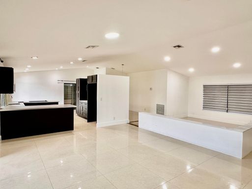 10213 1st, Coral Springs, FL 33071