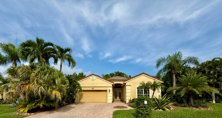 8475 Pine Cay, West Palm Beach, FL 33411