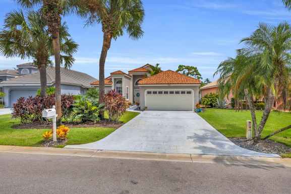 13862 Palm Grove, Palm Beach Gardens, FL 33418