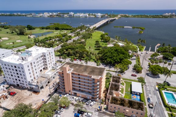 15 Golfview, Lake Worth Beach, FL 33460