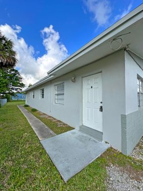 1107 21st, Fort Pierce, FL 34950