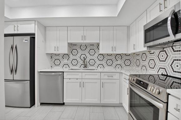 7786 Lakeside, Boca Raton, FL 33434