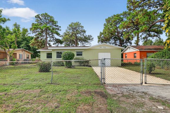 3003 Avenue M, Fort Pierce, FL 34947