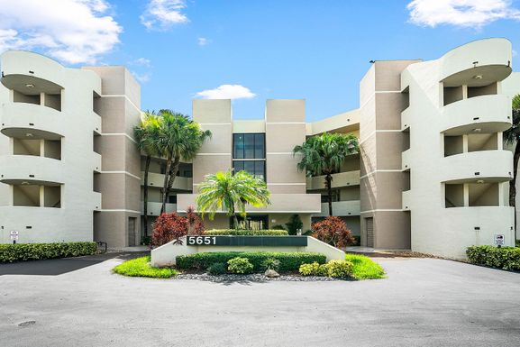 5651 Camino Del Sol, Boca Raton, FL 33433