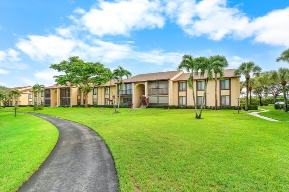 826 Sky Pine, Greenacres, FL 33415