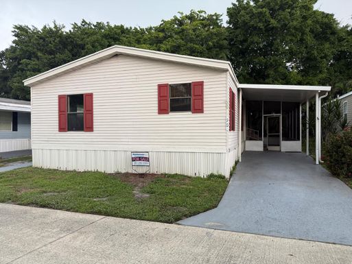 30 Plantation Blvd, Lake Worth, FL 33467