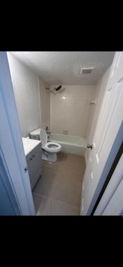 8704 35th, Coral Springs, FL 33065