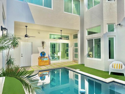 1087 Satinleaf, Hollywood, FL 33019