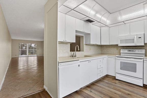 2006 Granada, Coconut Creek, FL 33066