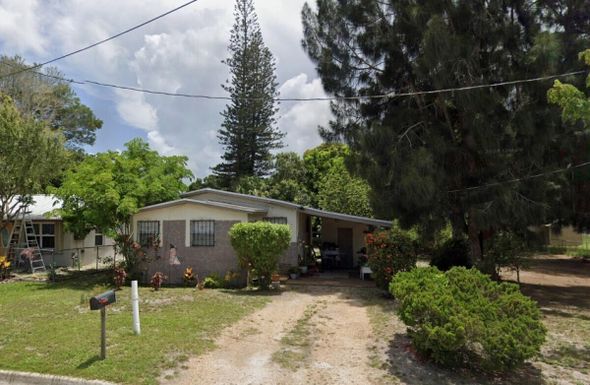 2605 Avenue F, Fort Pierce, FL 34947