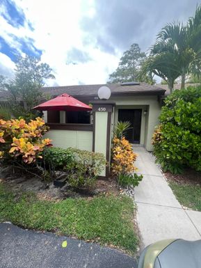 450 Knollwood, Royal Palm Beach, FL 33411