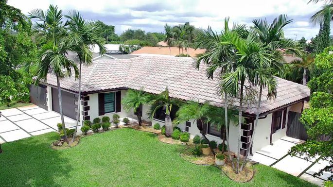 1167 Jason, West Palm Beach, FL 33406