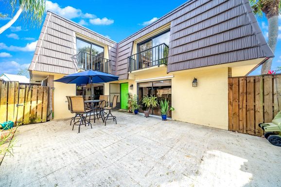 310 3rd, Palm Beach Gardens, FL 33410