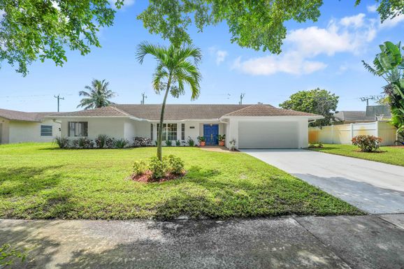 2114 Echo Lake, West Palm Beach, FL 33407