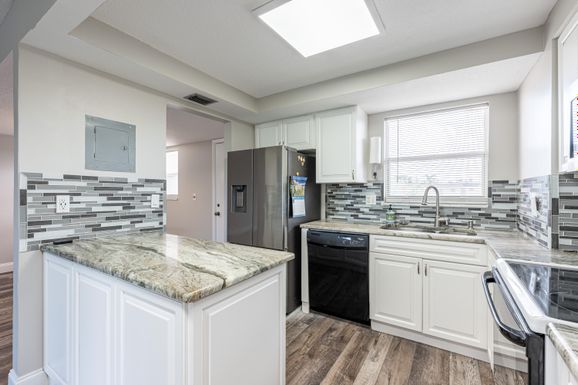 729 Lori, Palm Springs, FL 33461