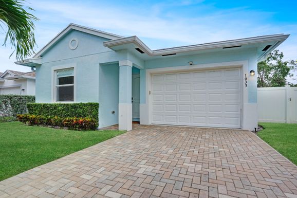 1033 Mango, Delray Beach, FL 33444