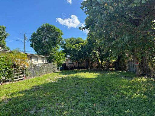 00 State, West Palm Beach, FL 33407