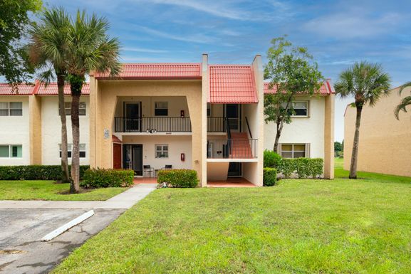 125 Lake Evelyn, West Palm Beach, FL 33411