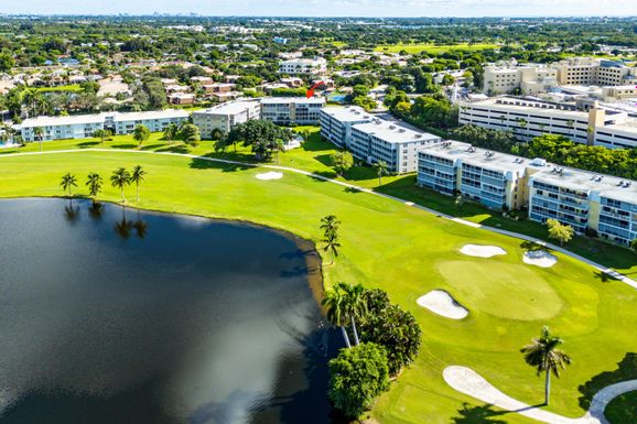 145 Atlantis, Atlantis, FL 33462