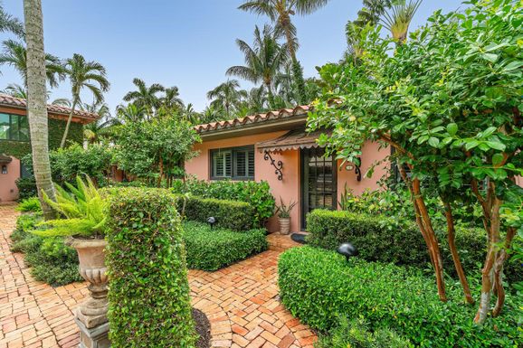 226 Chilean, Palm Beach, FL 33480