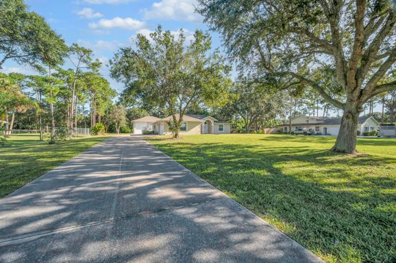 8330 Hidden Pines, Fort Pierce, FL 34945