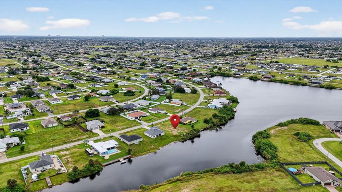 2616 4th, Cape Coral, FL 33993