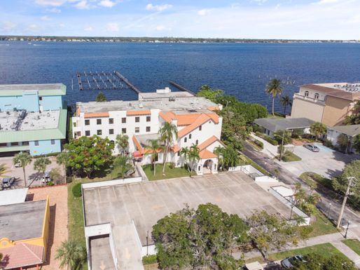 221 Osceola, Stuart, FL 34994