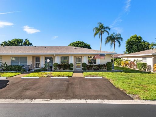 8904 Warwick, Boca Raton, FL 33433