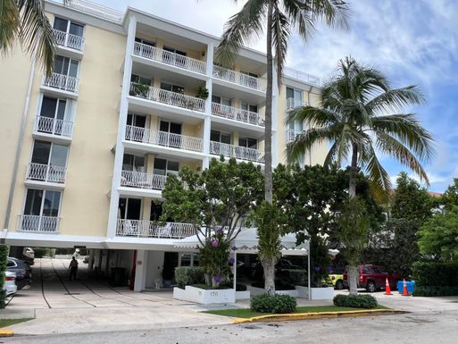 170 Chilean, Palm Beach, FL 33480