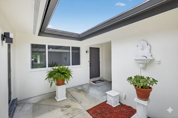 4442 Sea Grape, Lauderdale By The Sea, FL 33308